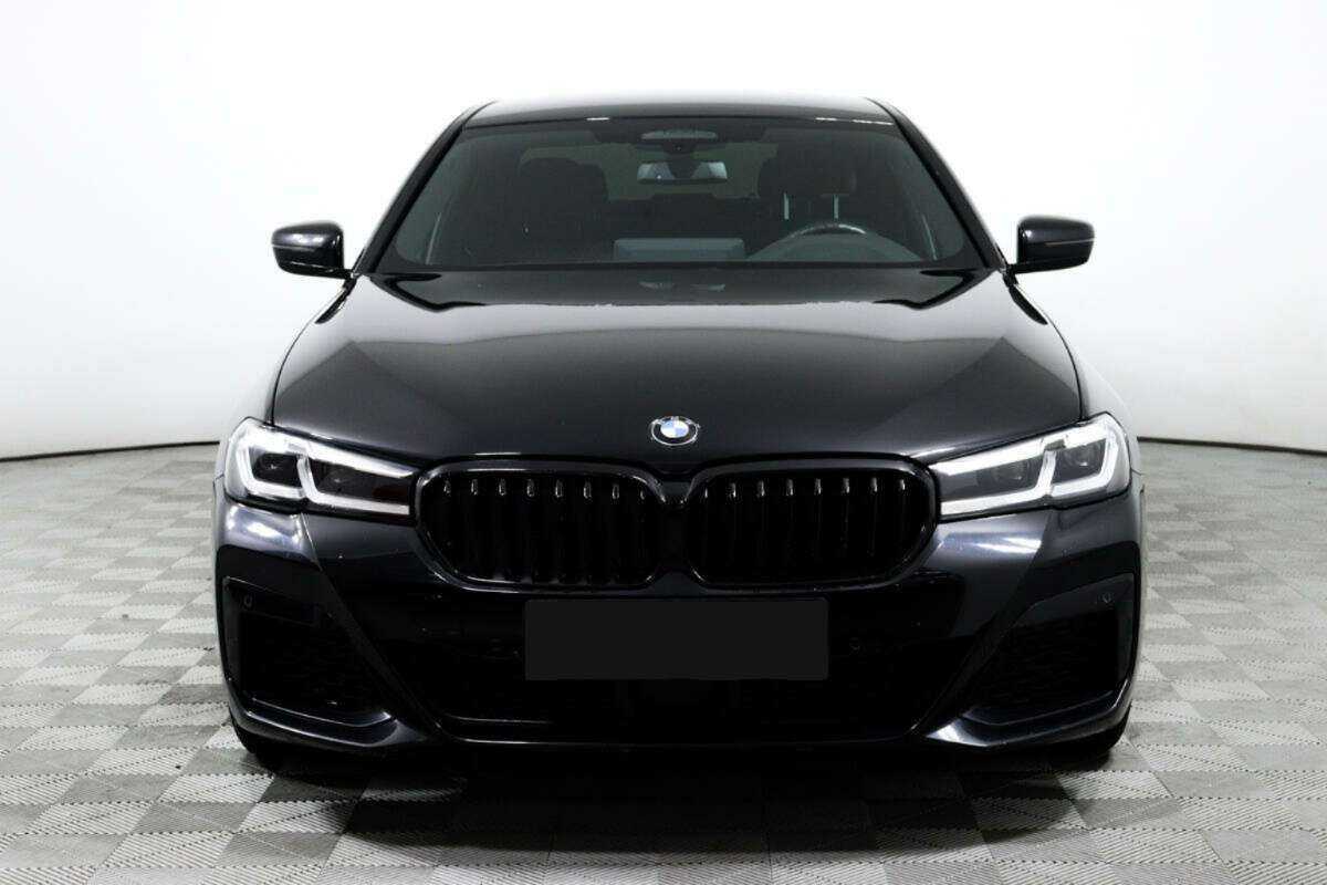 BMW 5 серии 2020 года с пробегом. Фото: #1
