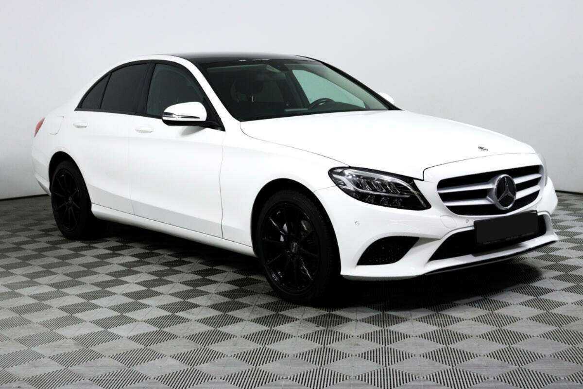Mercedes-Benz C-Класс 2018 года с пробегом. Фото: #2