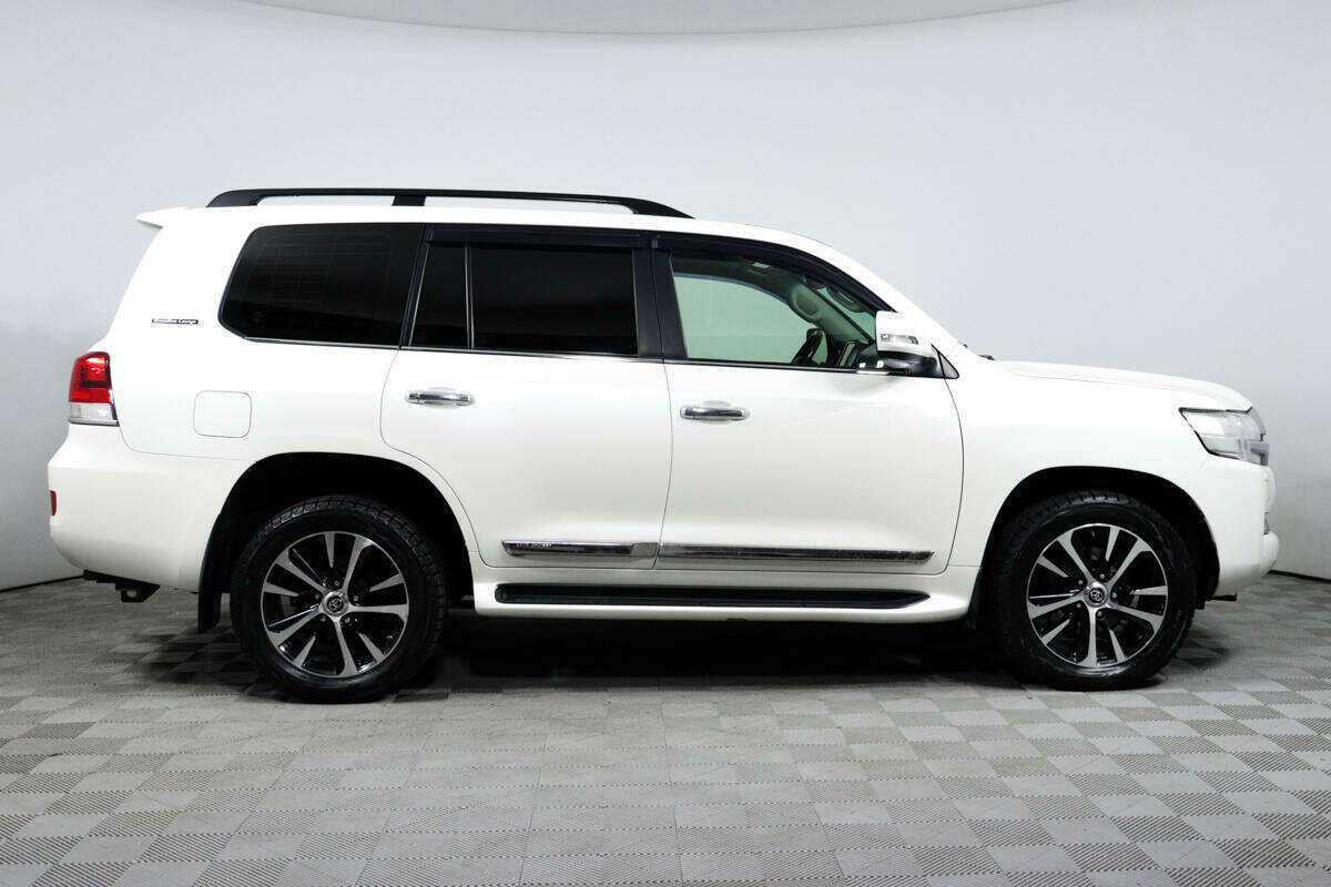 Toyota Land Cruiser 2015 года с пробегом. Фото: #3