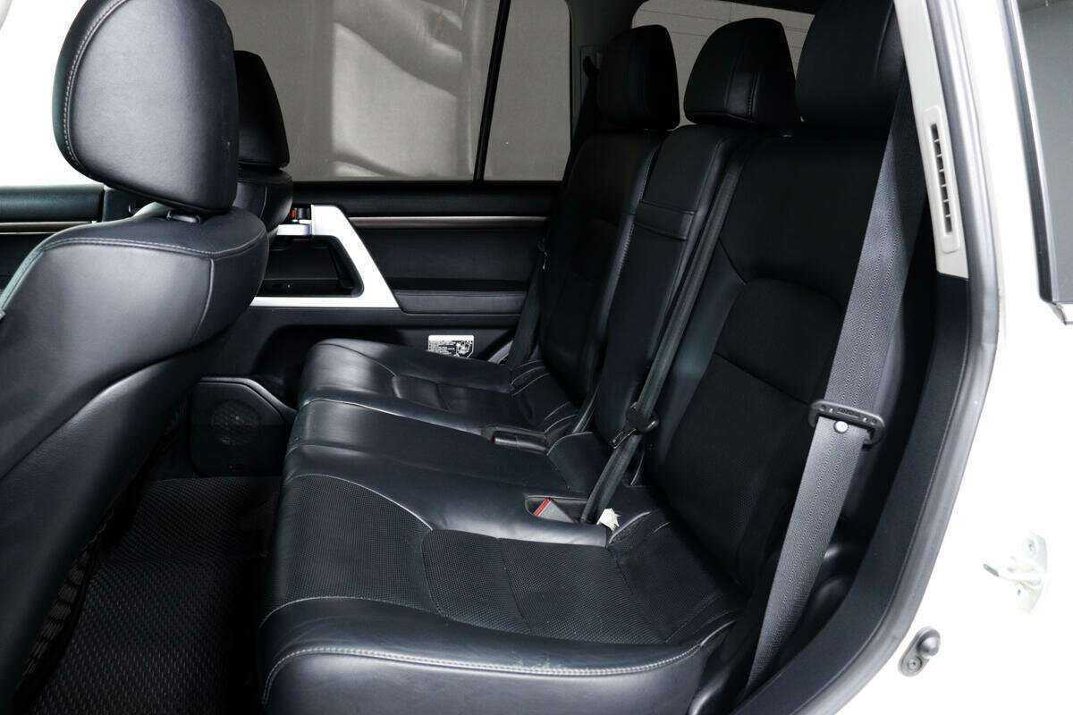 Toyota Land Cruiser 2015 года с пробегом. Фото: #11