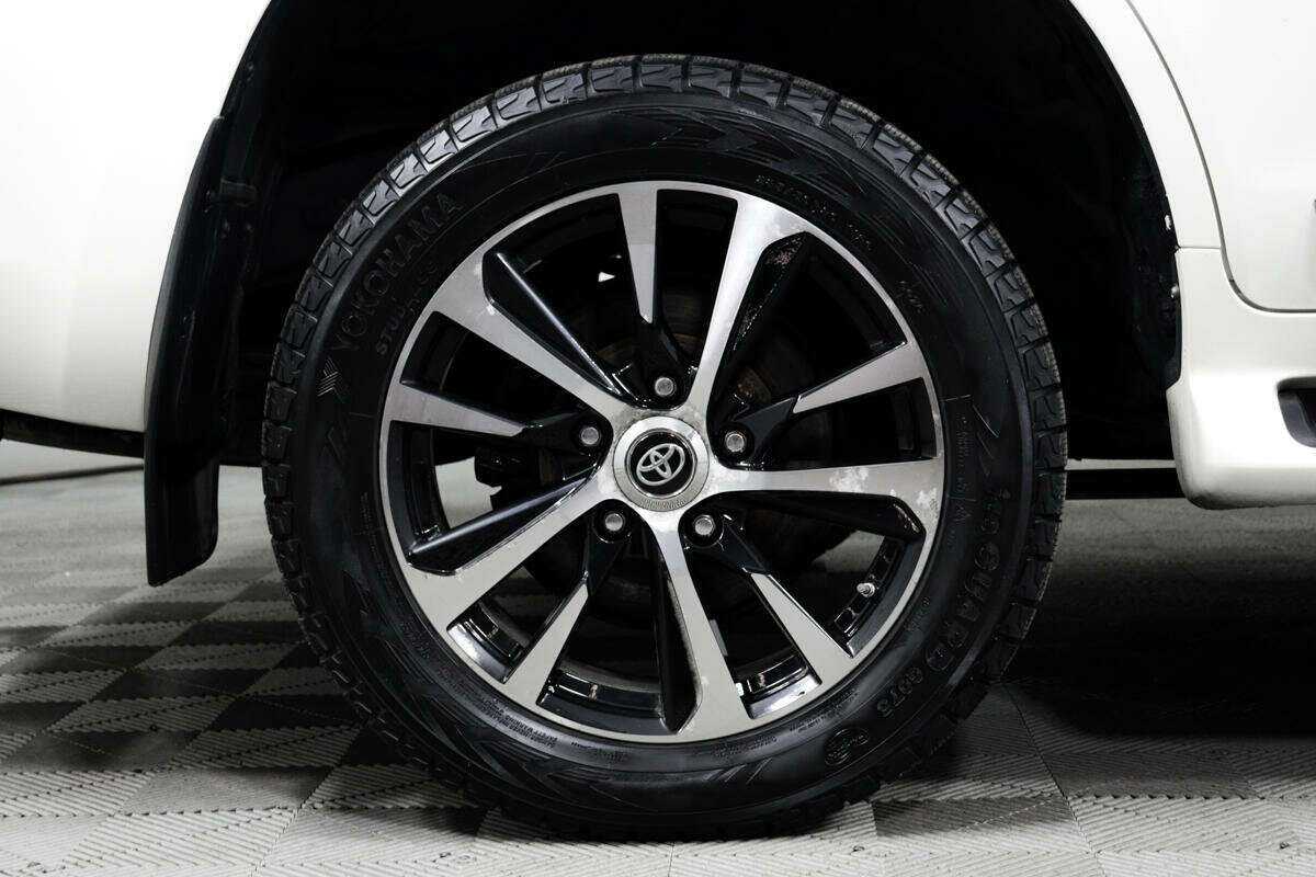 Toyota Land Cruiser 2015 года с пробегом. Фото: #13