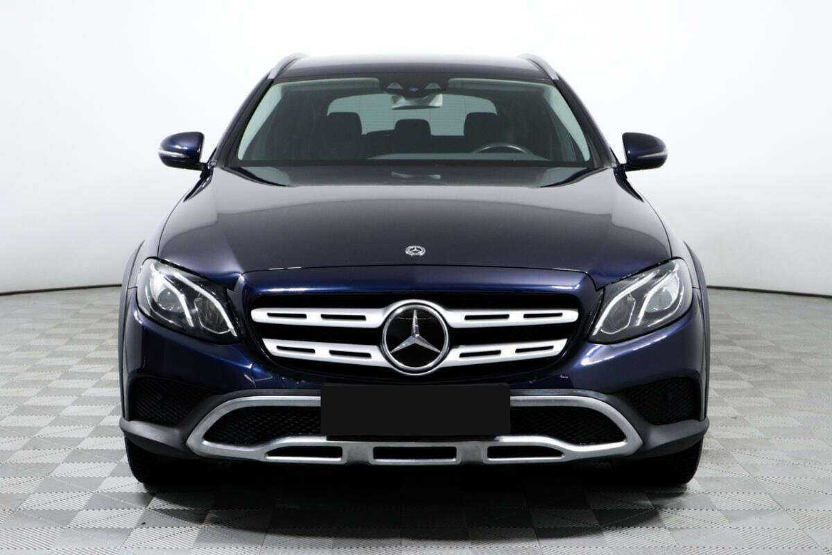 Mercedes-Benz E-Класс 2020 года с пробегом. Фото: #1