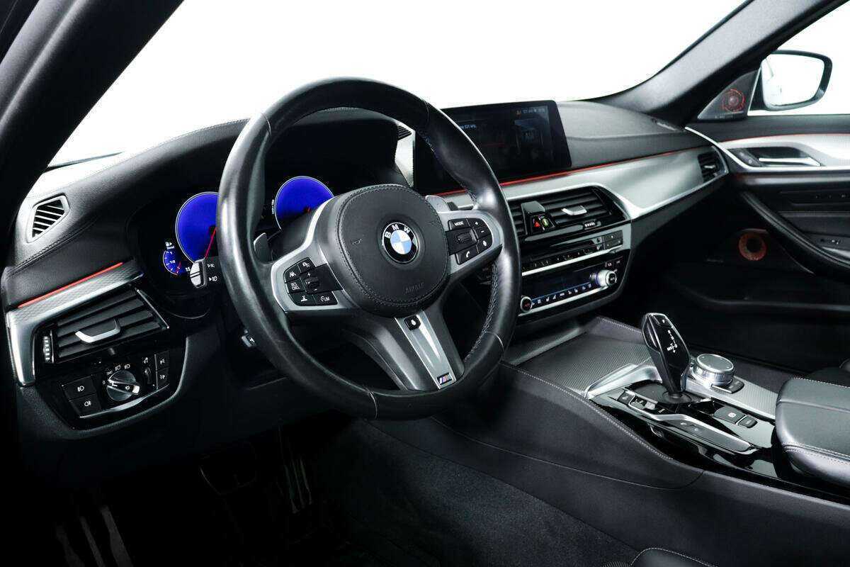 BMW 5 серии 2019 года с пробегом. Фото: #12