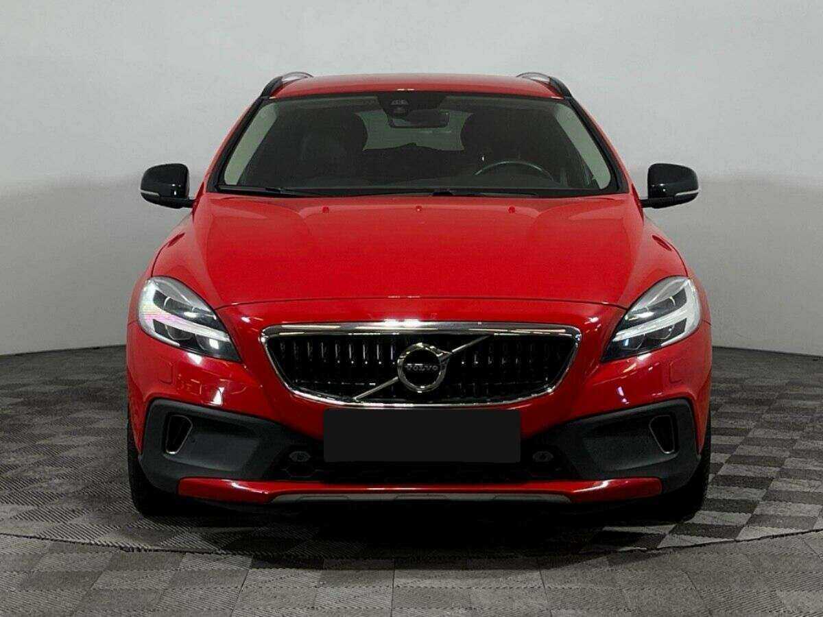 Volvo V40 Cross Country 2018 года с пробегом. Фото: #1