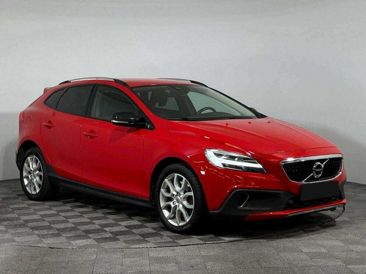 Volvo V40 Cross Country 2018 года с пробегом. Фото: #2