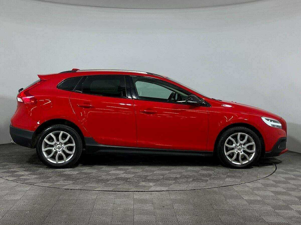 Volvo V40 Cross Country 2018 года с пробегом. Фото: #3