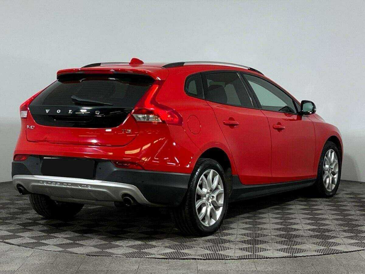 Volvo V40 Cross Country 2018 года с пробегом. Фото: #4