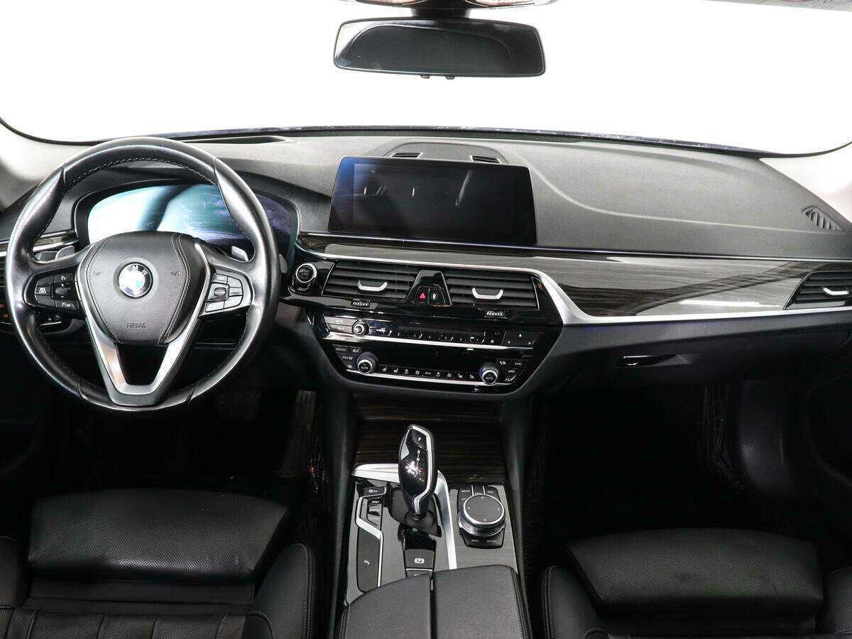 BMW 5 серии 2019 года с пробегом. Фото: #5