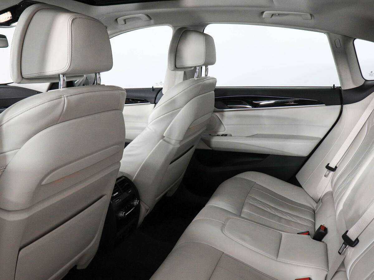 BMW 6 серии 2018 года с пробегом. Фото: #10