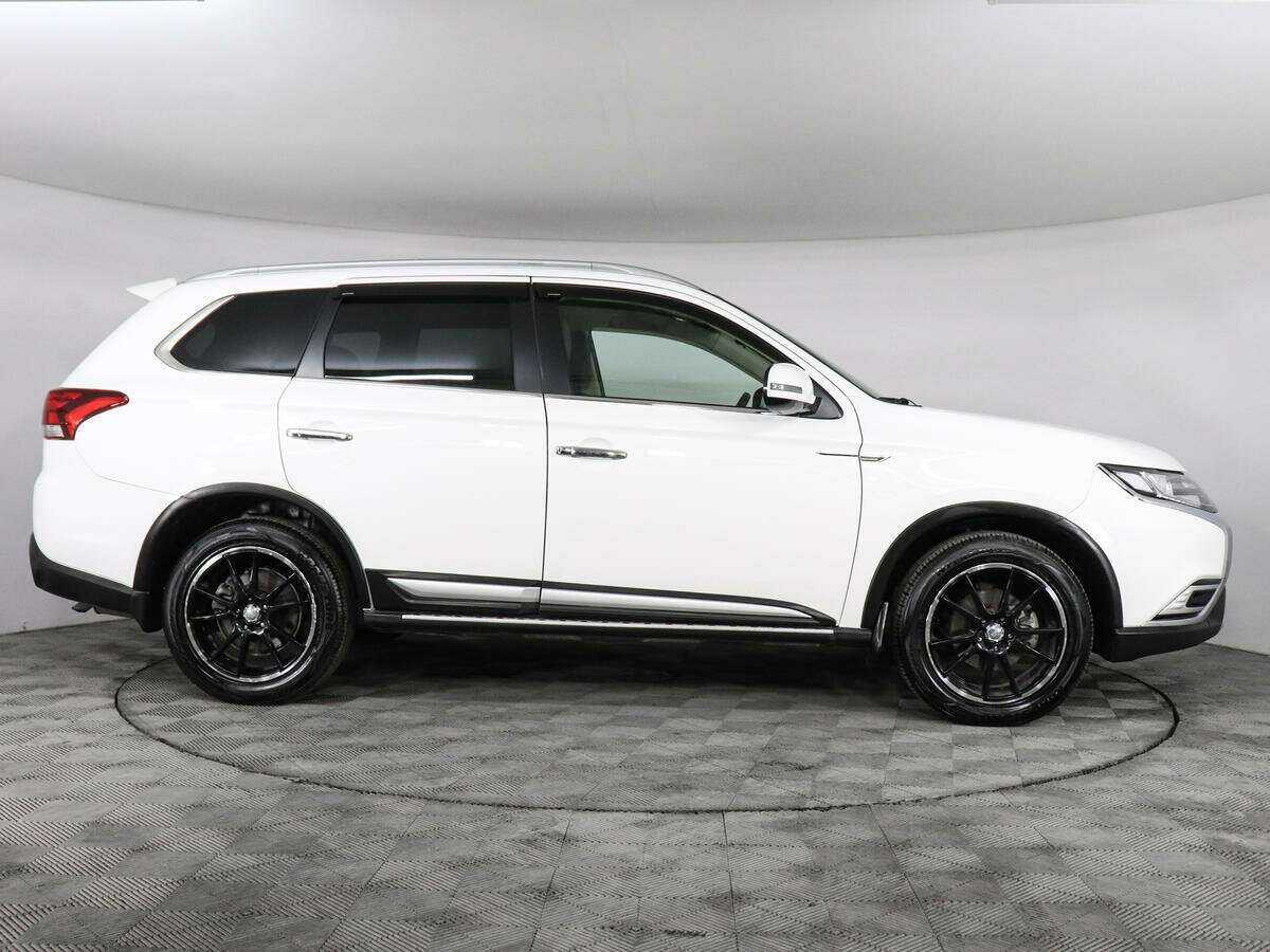 Mitsubishi Outlander 2020 года с пробегом. Фото: #3