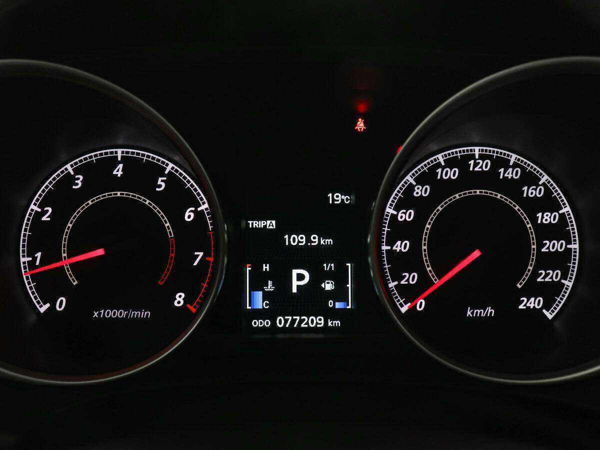 Б/У Митсубиши АС-Икс 2014 года. Фото: #10