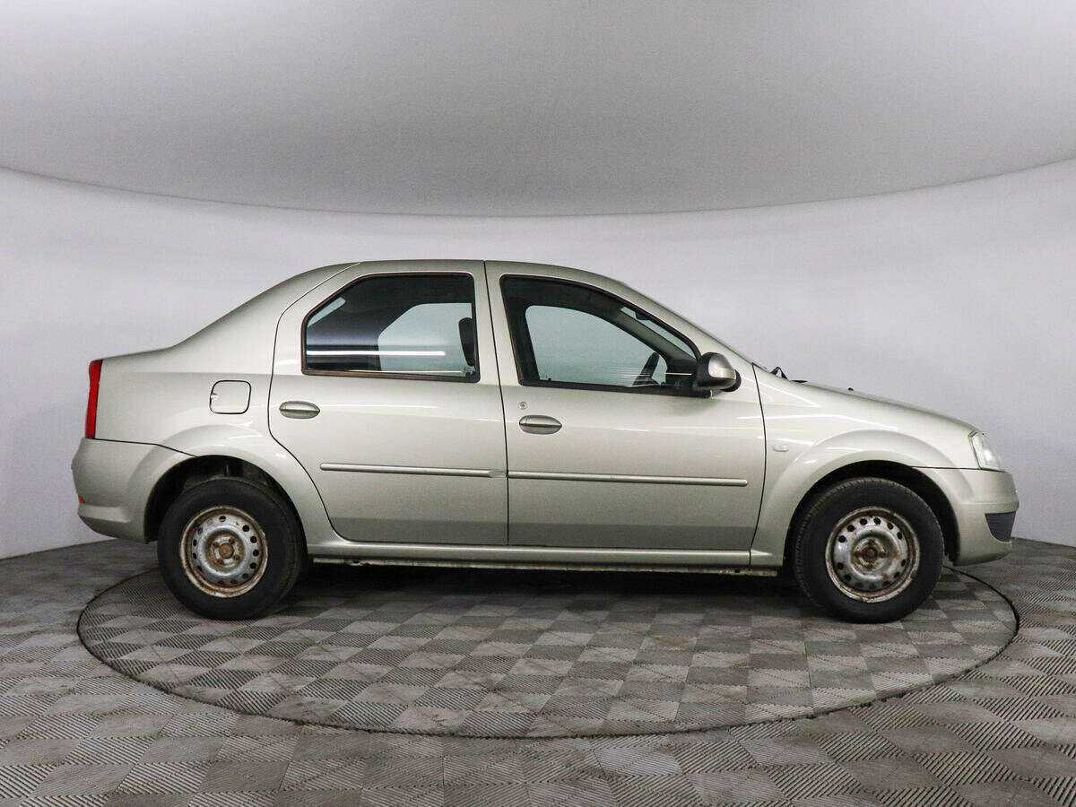 Б/У Рено Логан 2012 года. Фото: #3