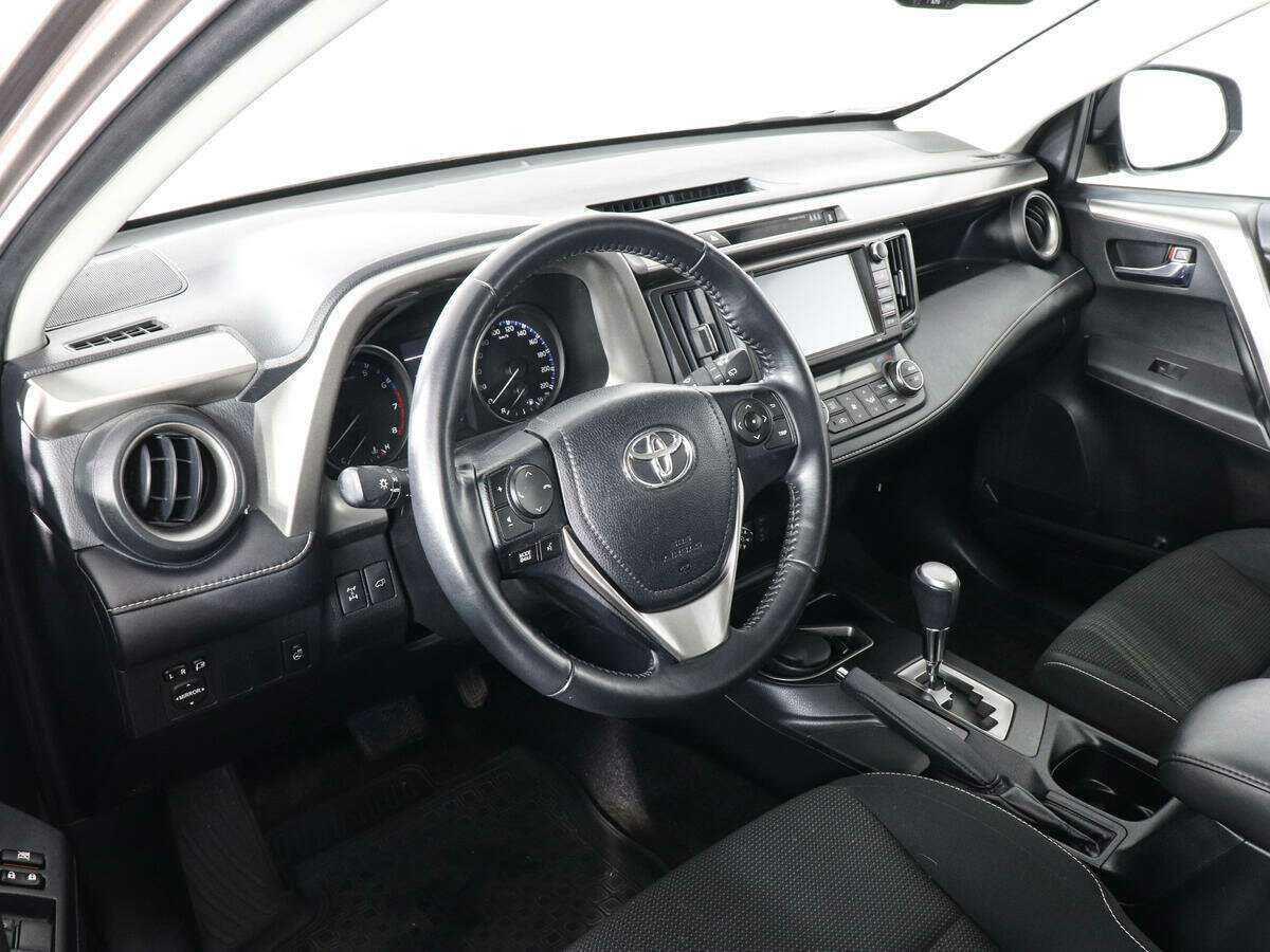 Toyota RAV4 2019 года с пробегом. Фото: #8