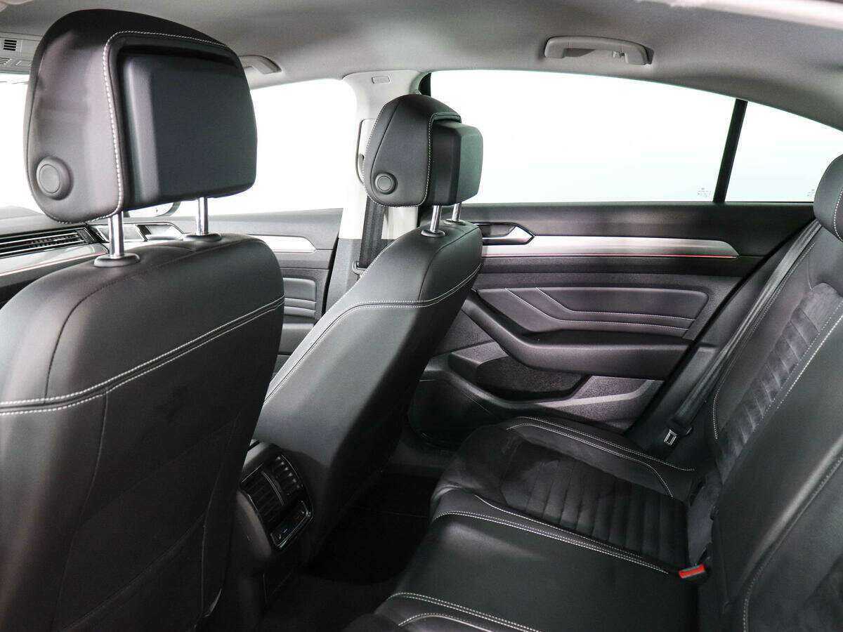 Volkswagen Passat 2020 года с пробегом. Фото: #11