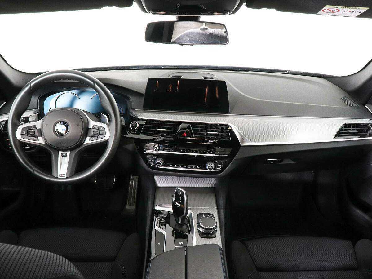 BMW 5 серии 2018 года с пробегом. Фото: #6
