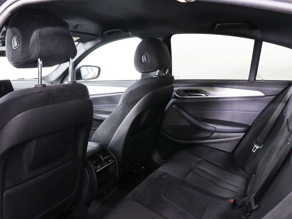 BMW 5 серии 2018 года с пробегом. Фото: #9