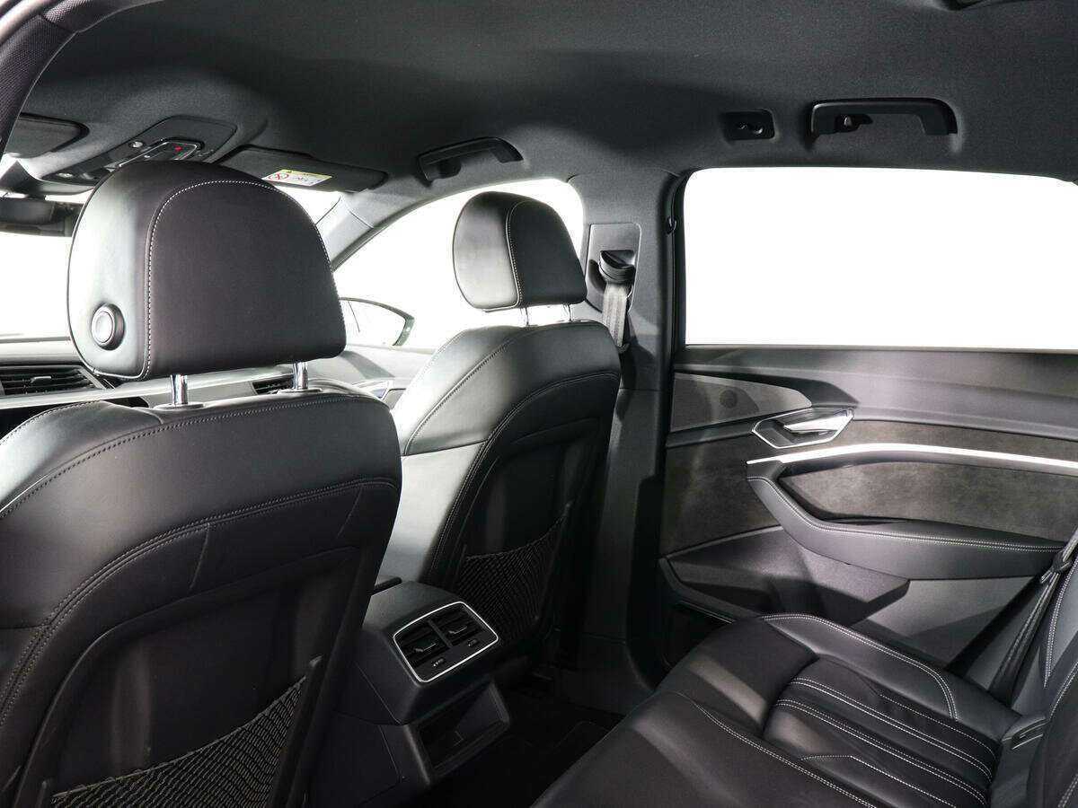 Audi e-tron 2020 года с пробегом. Фото: #11