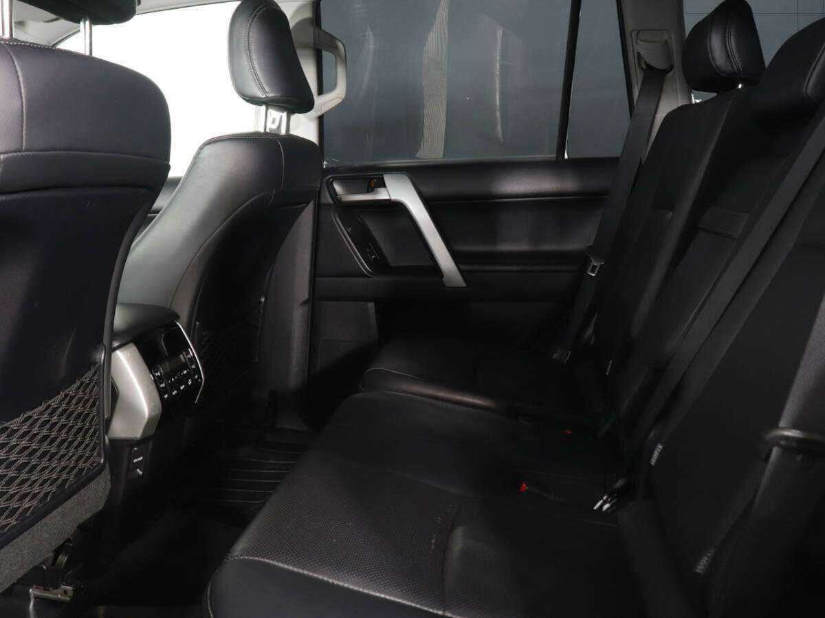 Toyota Land Cruiser Prado 2019 года с пробегом. Фото: #12