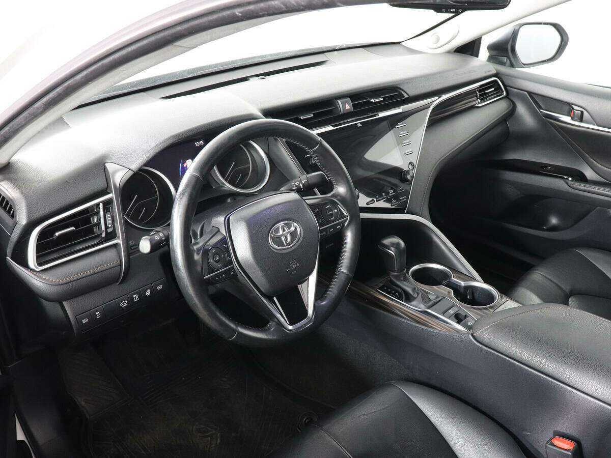Toyota Camry 2021 года с пробегом. Фото: #7