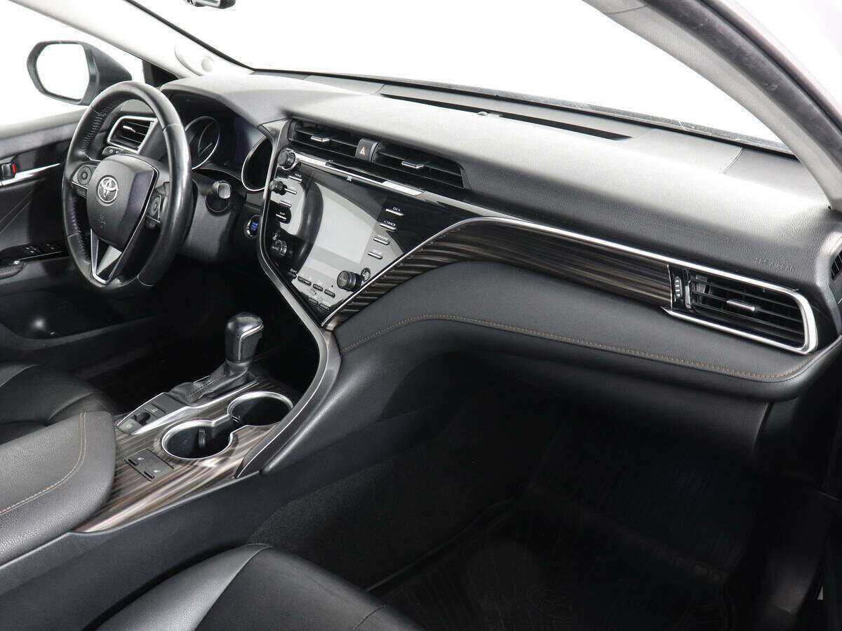 Toyota Camry 2021 года с пробегом. Фото: #8