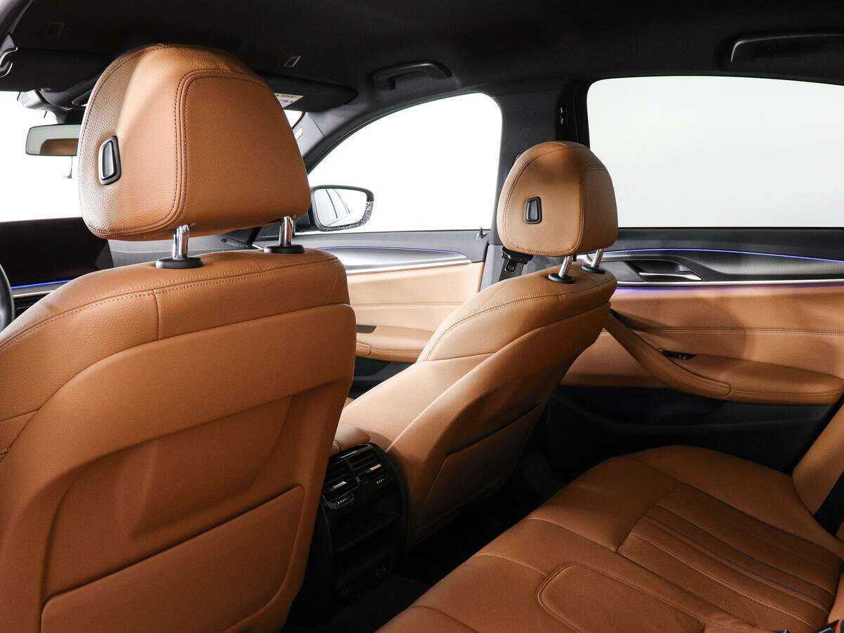 BMW 5 серии 2021 года с пробегом. Фото: #9