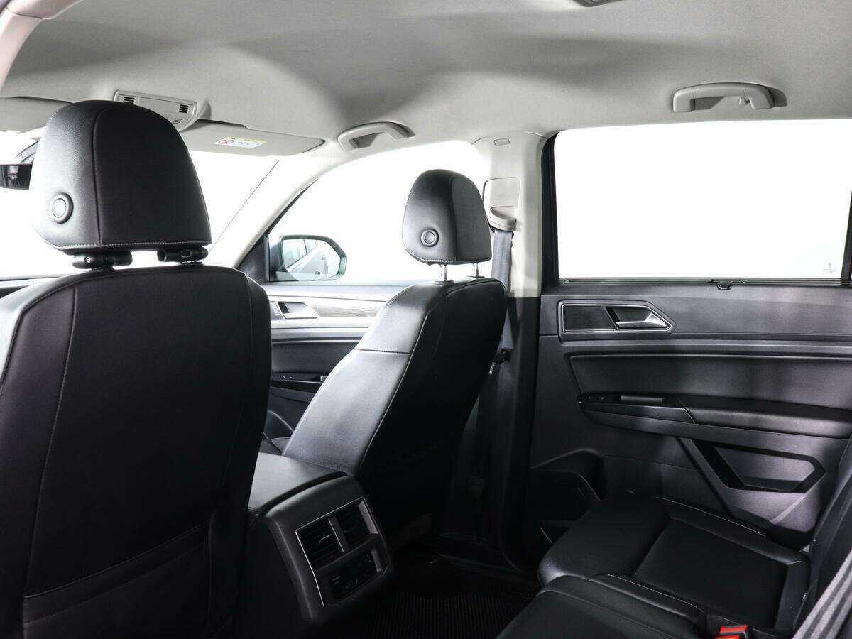 Volkswagen Teramont 2018 года с пробегом. Фото: #10