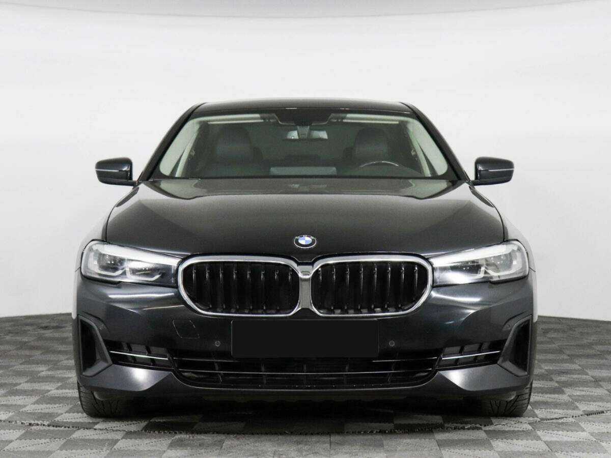 BMW 5 серии 2021 года с пробегом. Фото: #2