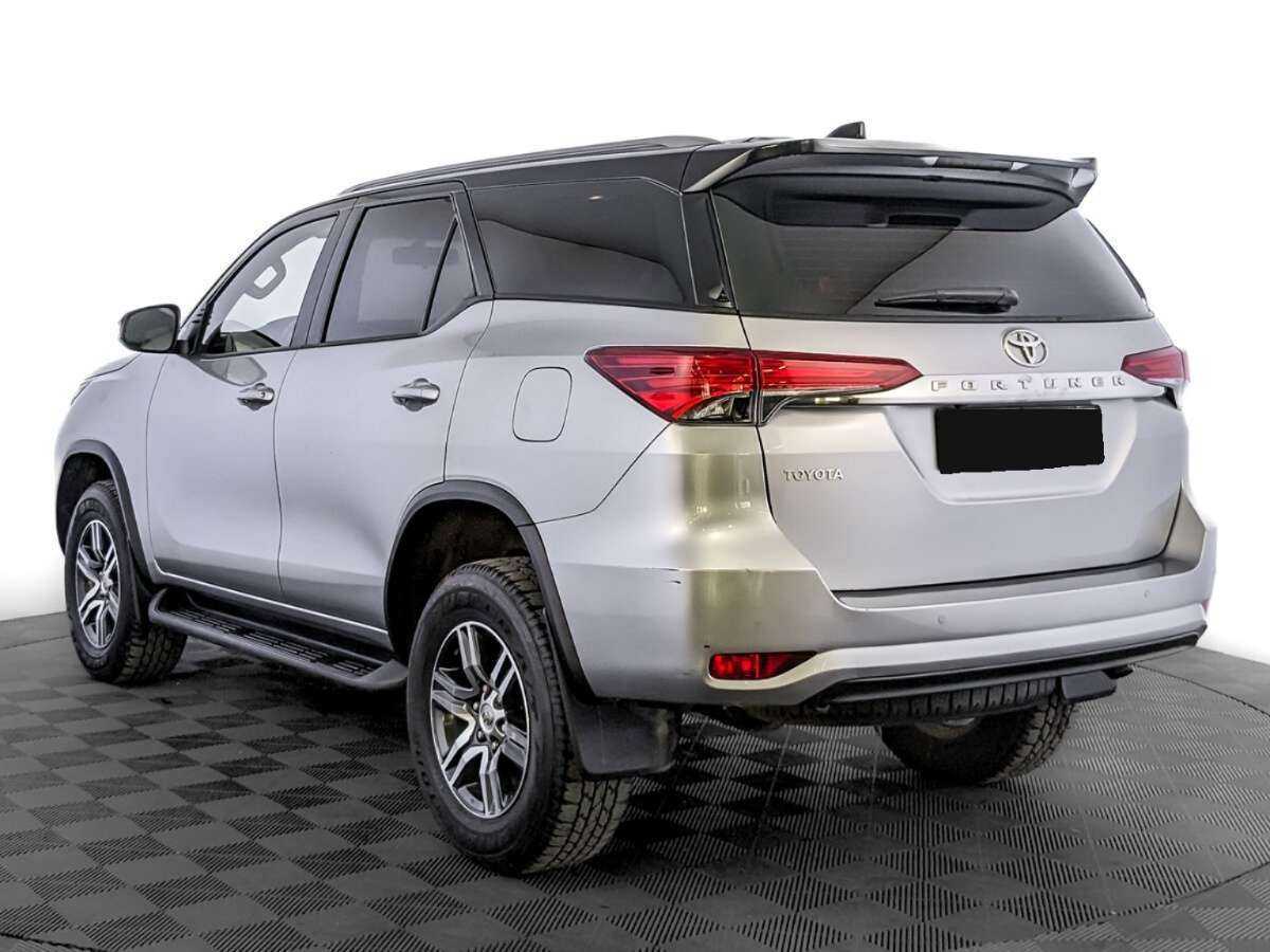 Toyota Fortuner 2021 года с пробегом. Фото: #5