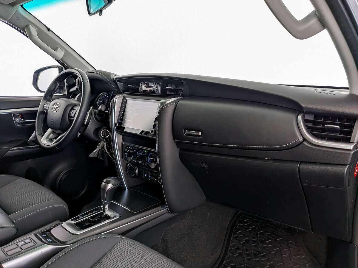 Toyota Fortuner 2021 года с пробегом. Фото: #7