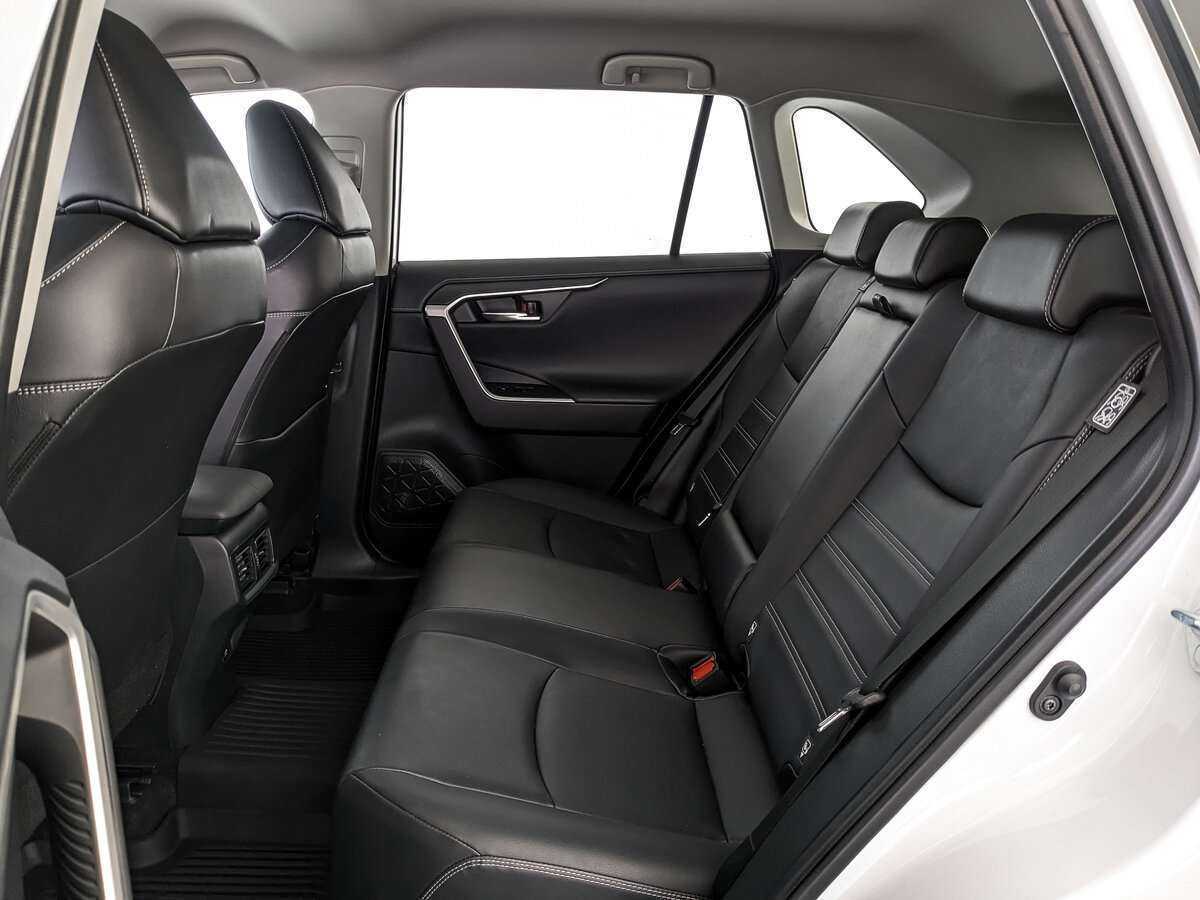 Toyota RAV4 2022 года с пробегом. Фото: #15