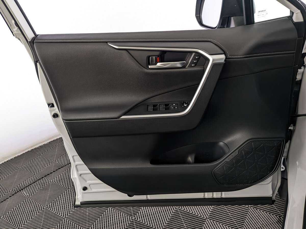 Toyota RAV4 2022 года с пробегом. Фото: #16