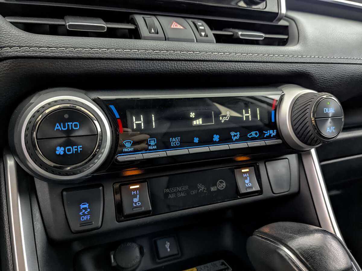 Toyota RAV4 2022 года с пробегом. Фото: #18