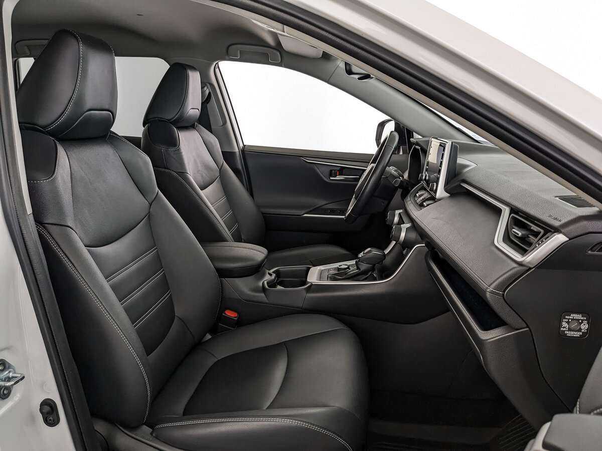 Toyota RAV4 2022 года с пробегом. Фото: #21