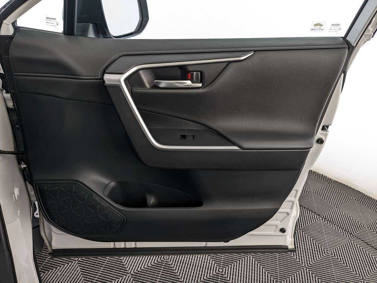 Toyota RAV4 2022 года с пробегом. Фото: #22