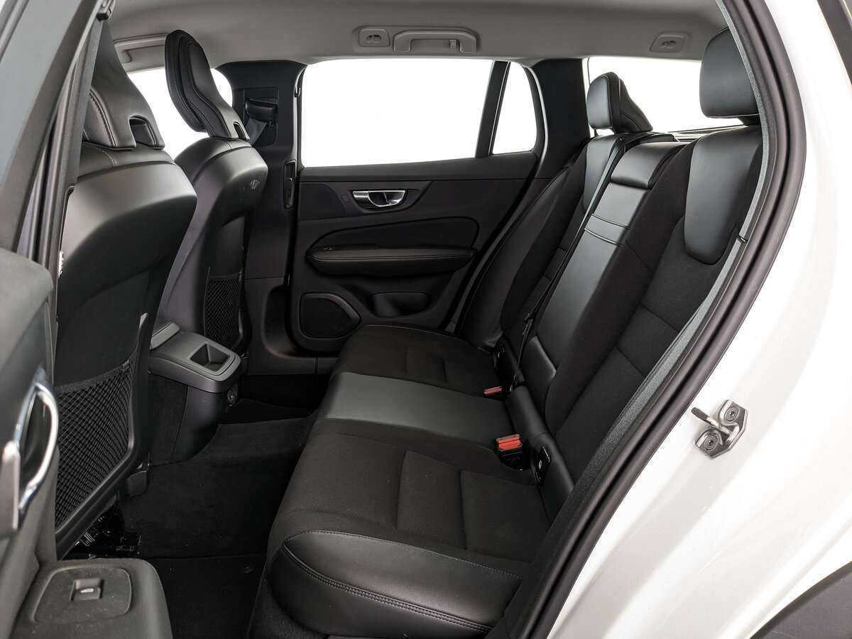 Volvo V60 Cross Country 2021 года с пробегом. Фото: #12