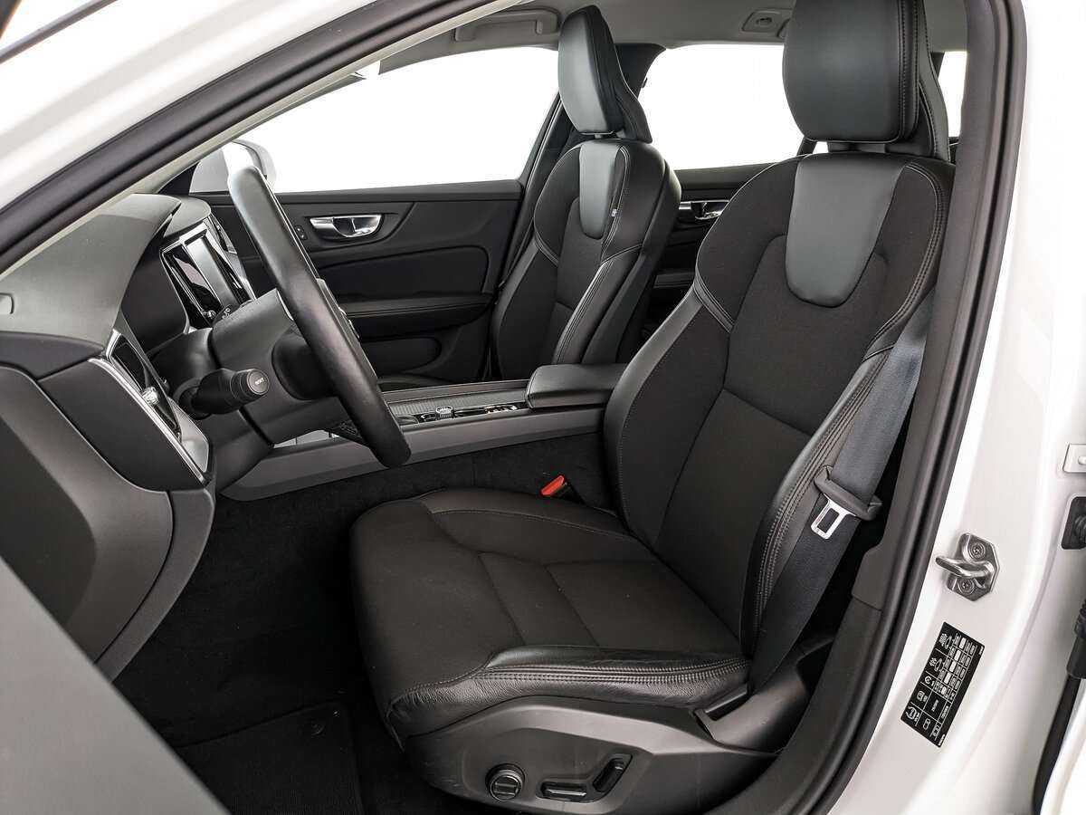 Volvo V60 Cross Country 2021 года с пробегом. Фото: #14