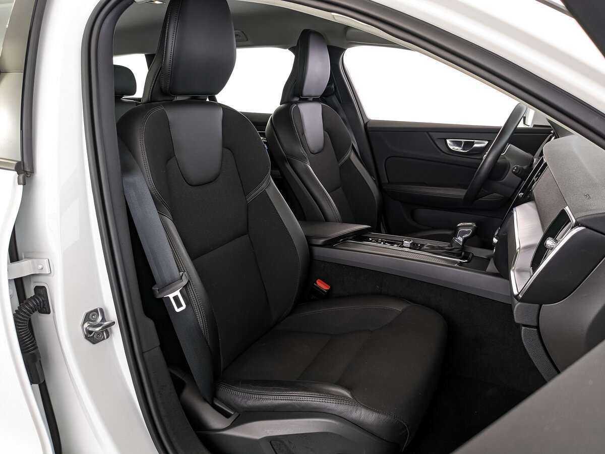 Volvo V60 Cross Country 2021 года с пробегом. Фото: #17