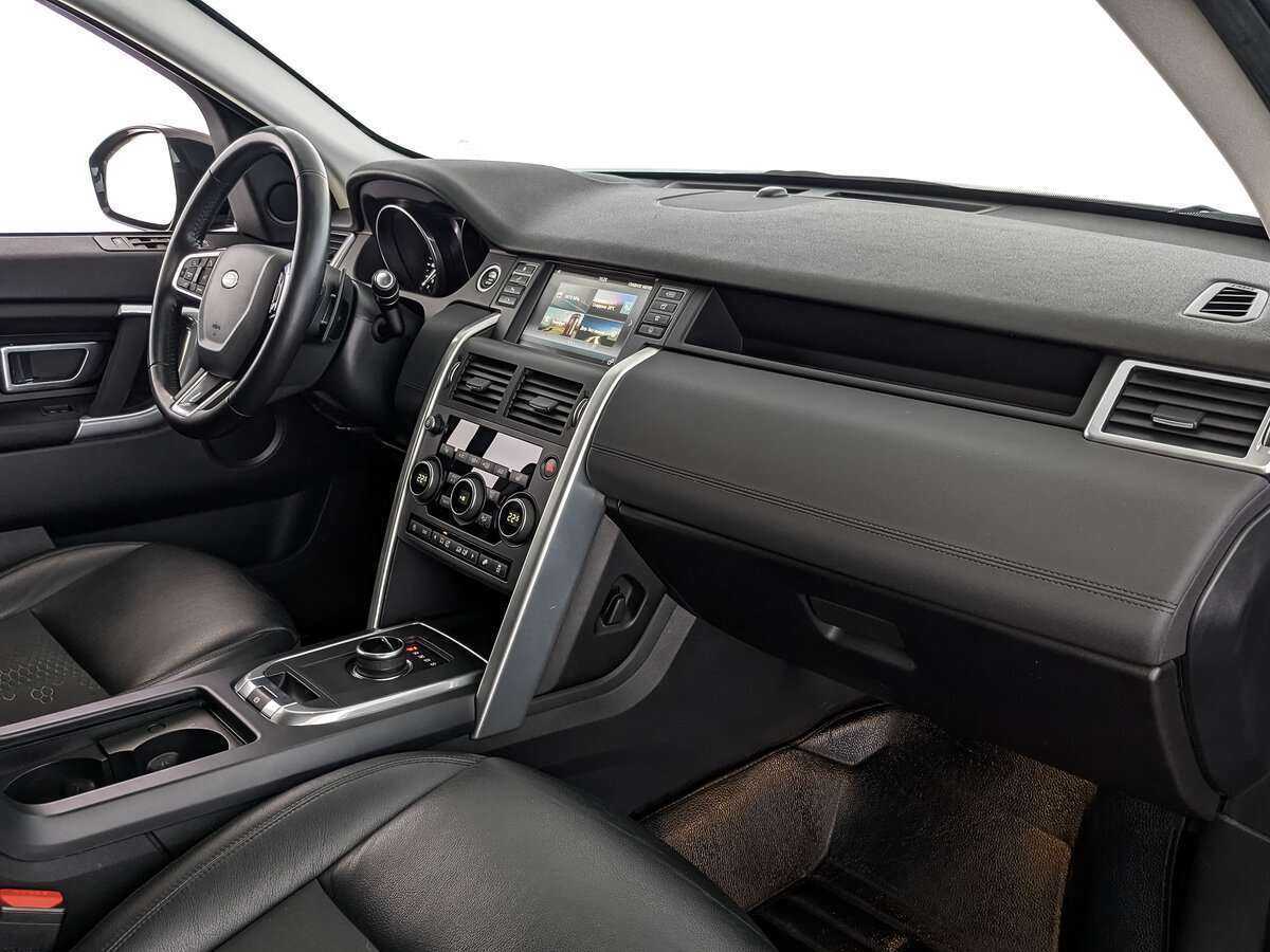 Land Rover Discovery Sport 2017 года с пробегом. Фото: #12