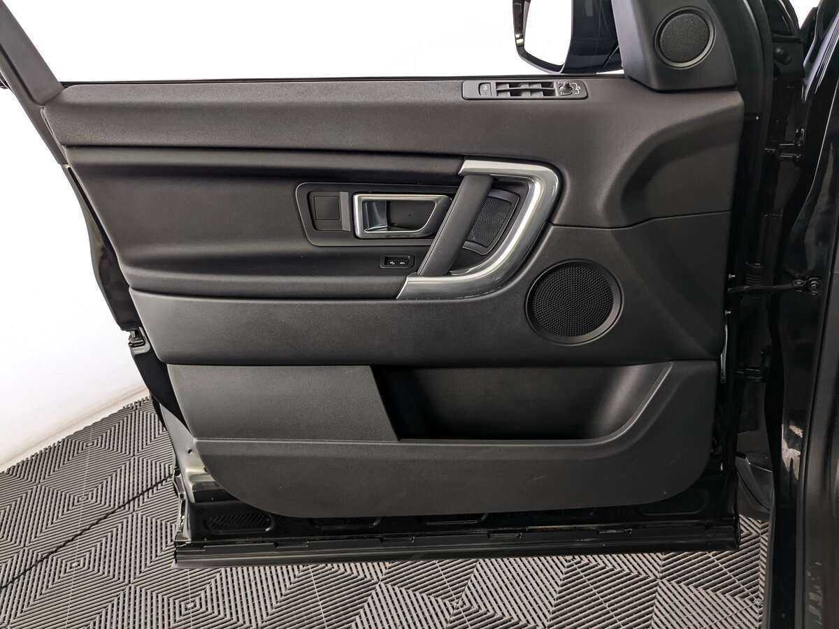 Land Rover Discovery Sport 2017 года с пробегом. Фото: #18