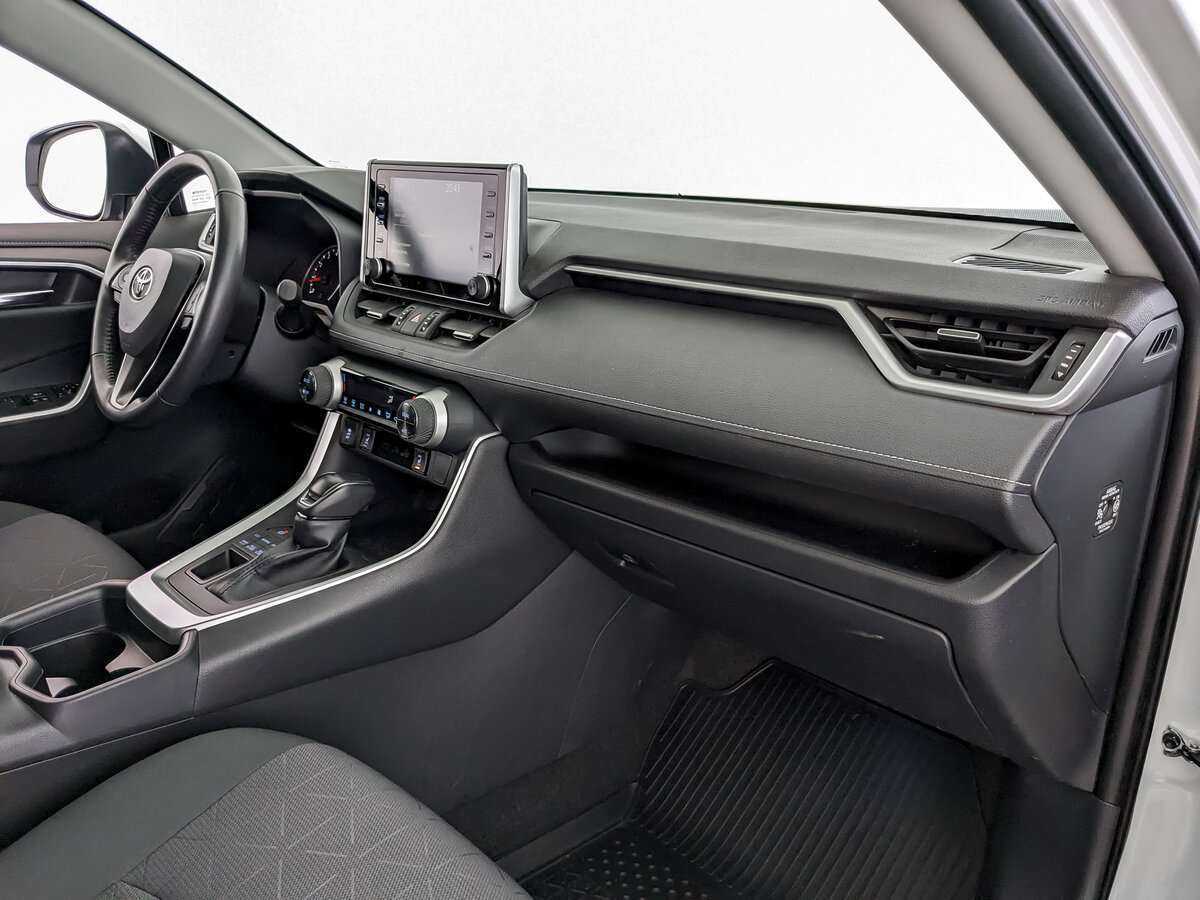 Toyota RAV4 2020 года с пробегом. Фото: #8