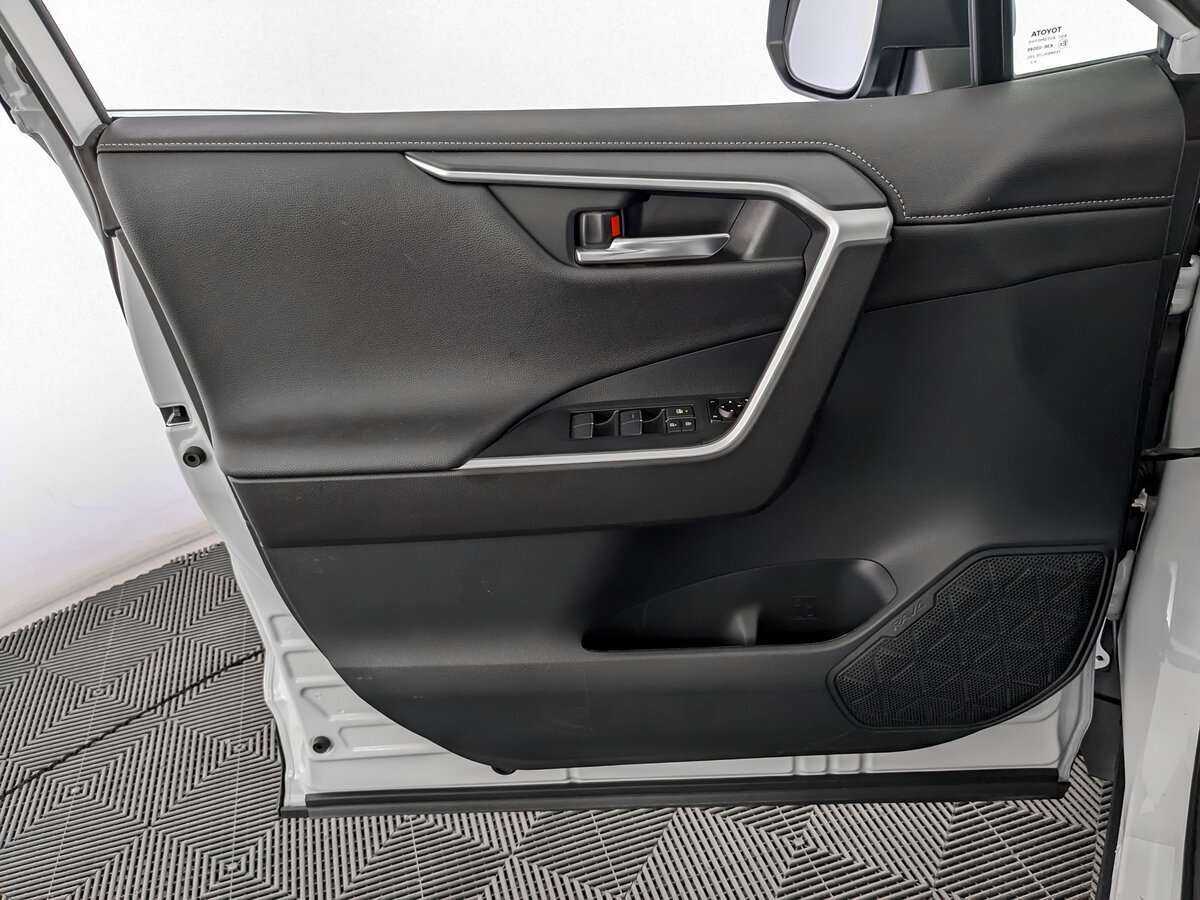 Toyota RAV4 2020 года с пробегом. Фото: #14