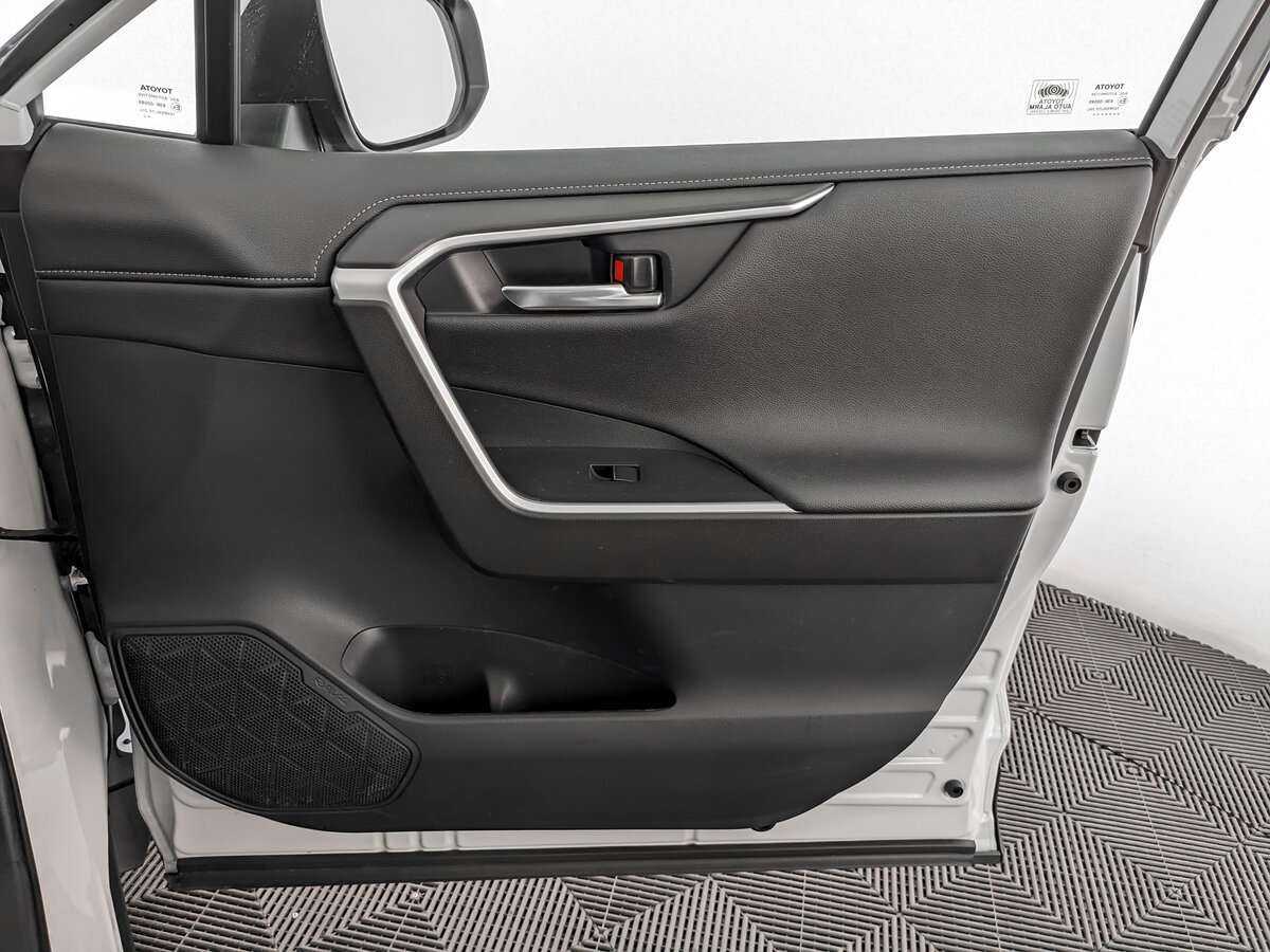 Toyota RAV4 2020 года с пробегом. Фото: #19