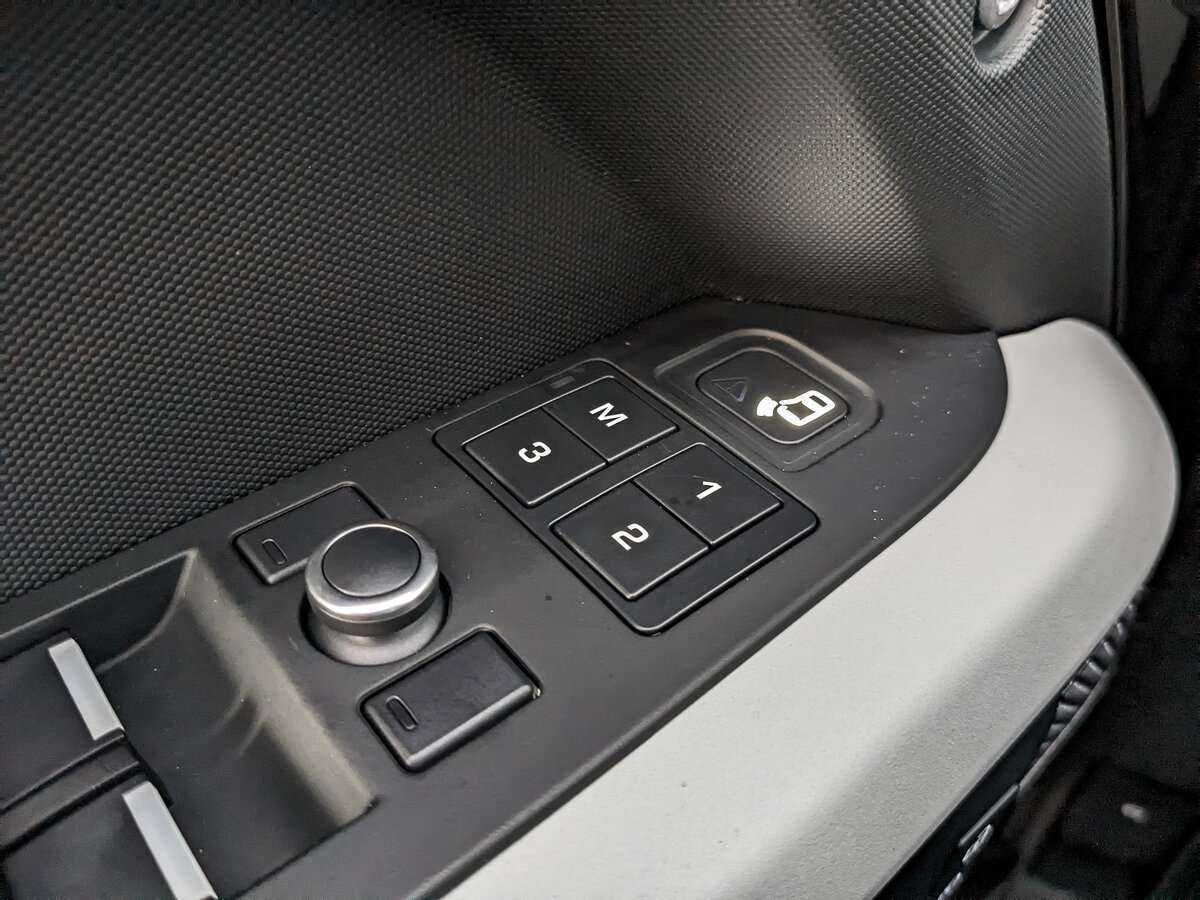 Land Rover Defender 2020 года с пробегом. Фото: #23