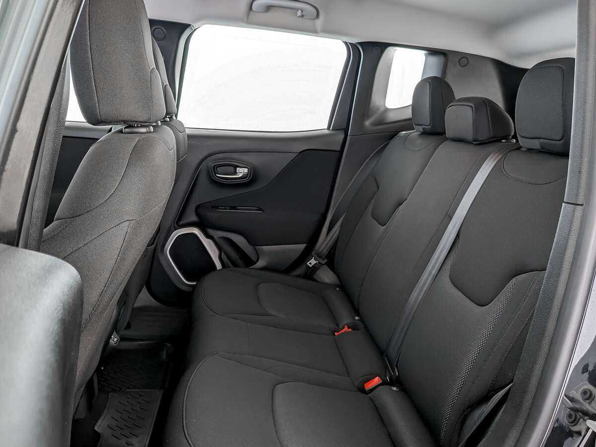 Jeep Renegade 2018 года с пробегом. Фото: #9