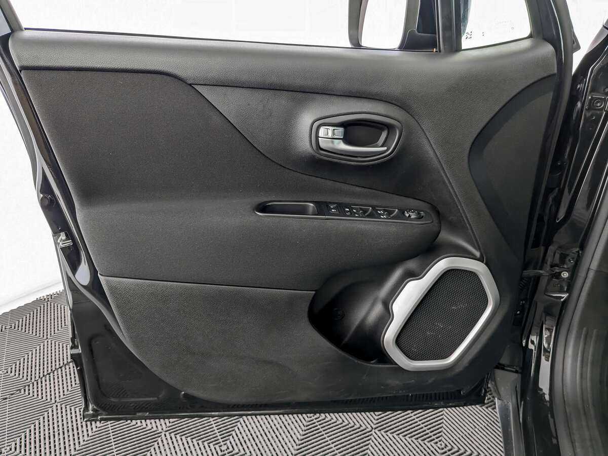 Jeep Renegade 2018 года с пробегом. Фото: #13