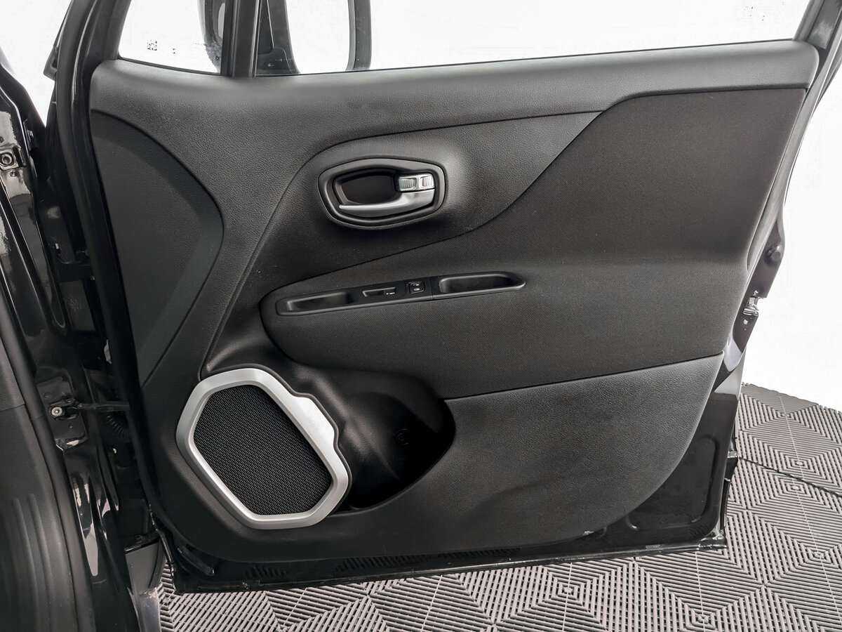 Jeep Renegade 2018 года с пробегом. Фото: #18