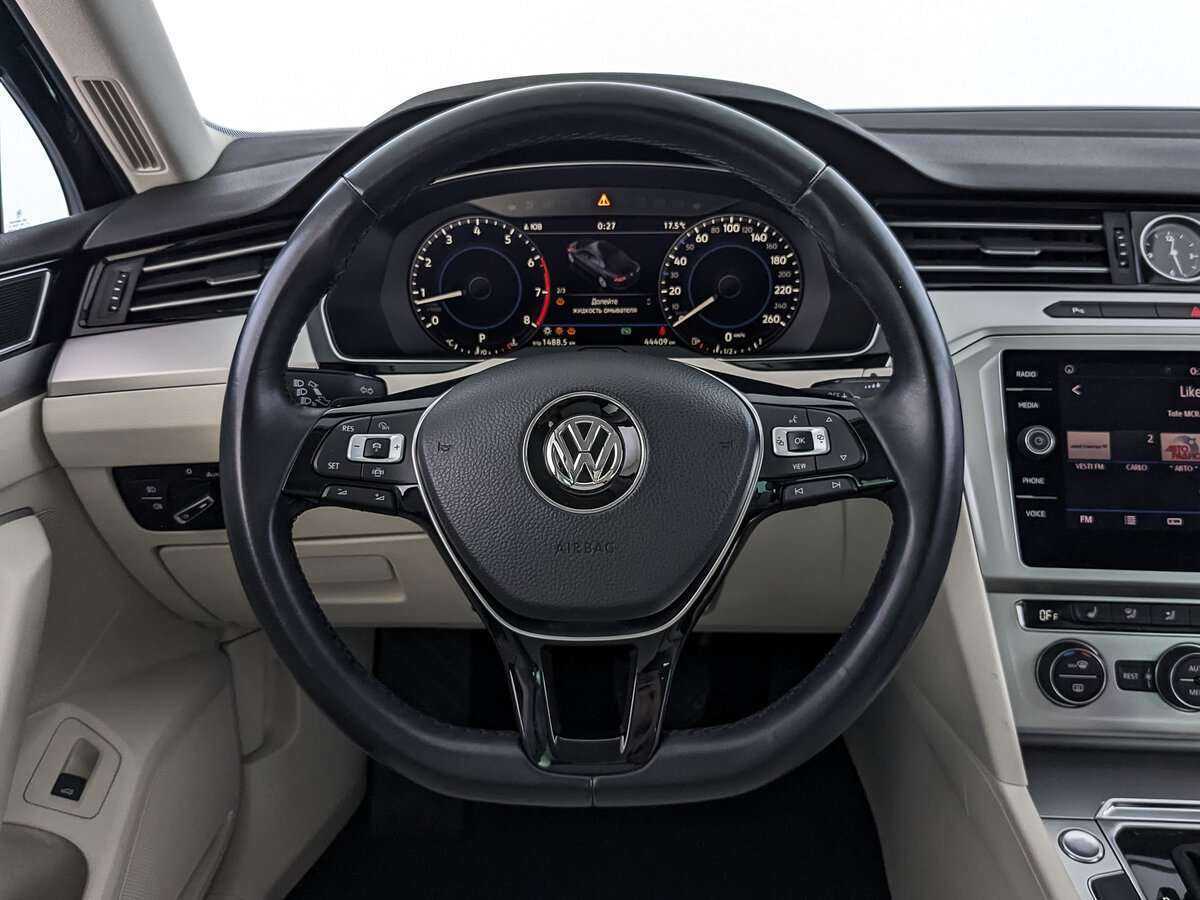 Volkswagen Passat 2018 года с пробегом. Фото: #17