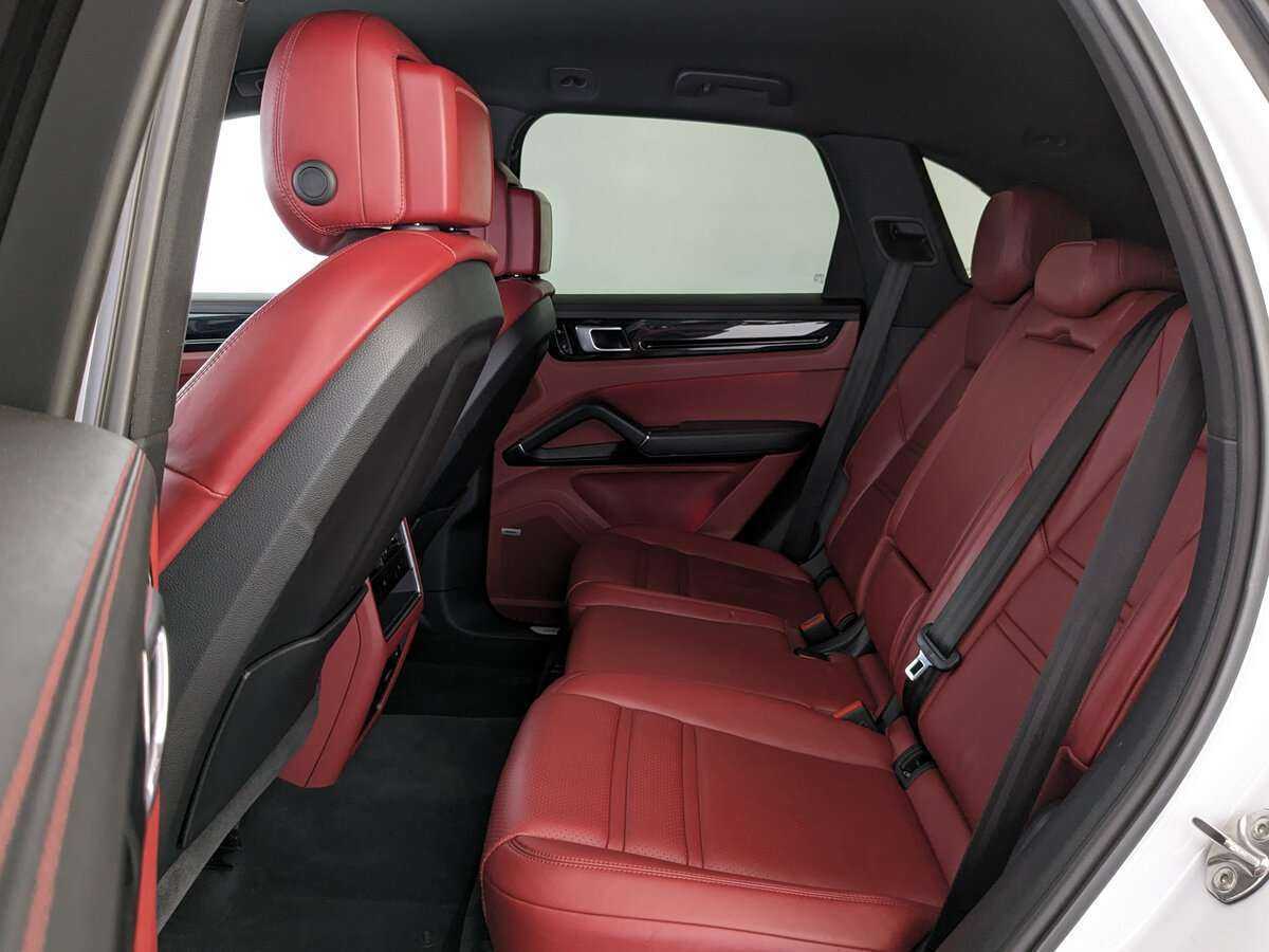 Porsche Cayenne 2018 года с пробегом. Фото: #8