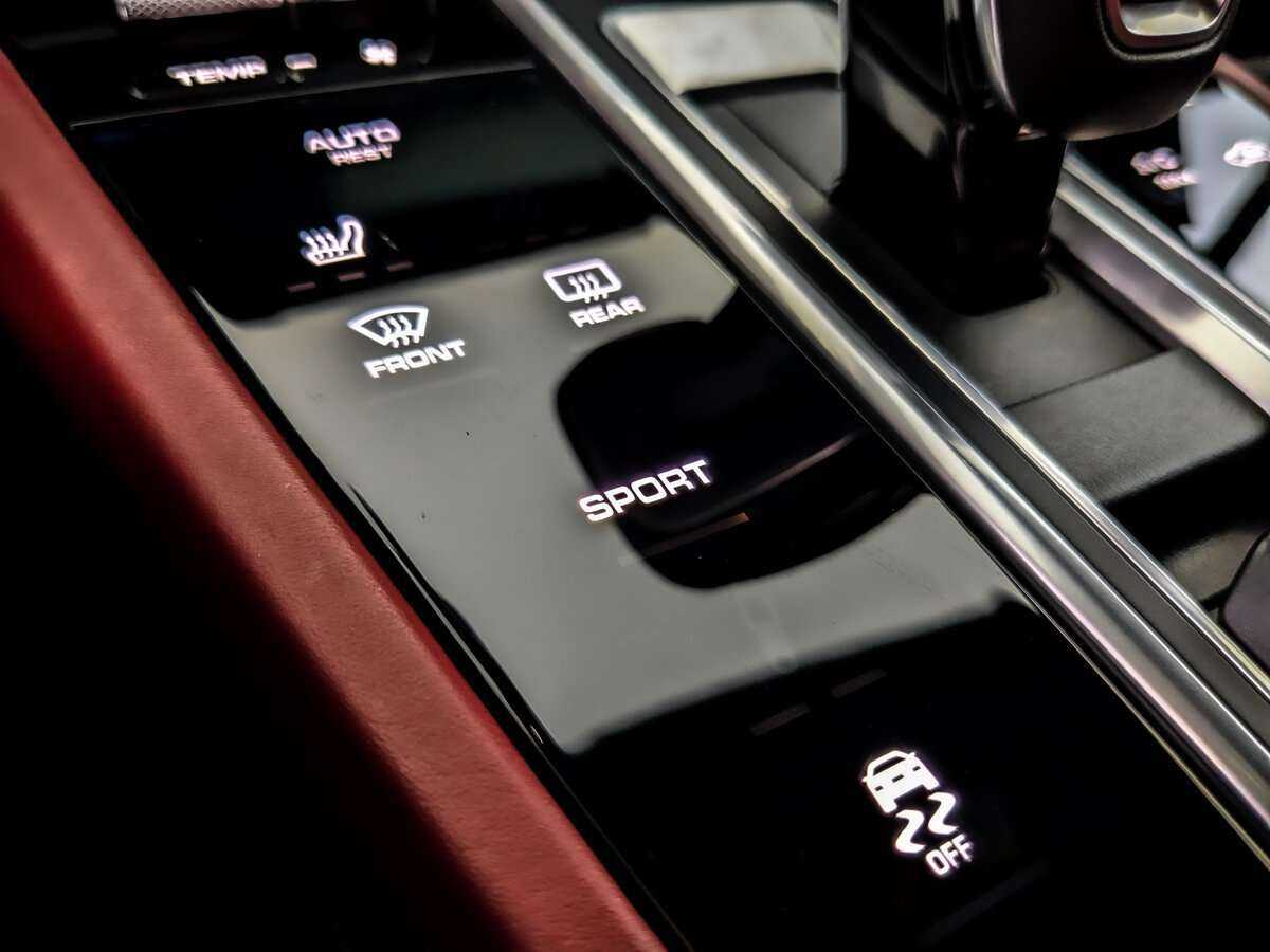 Porsche Cayenne 2018 года с пробегом. Фото: #21