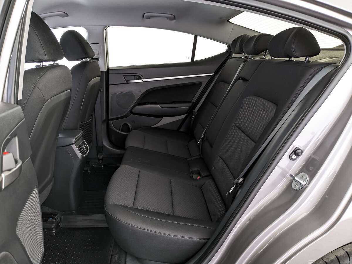 Hyundai Elantra 2019 года с пробегом. Фото: #13